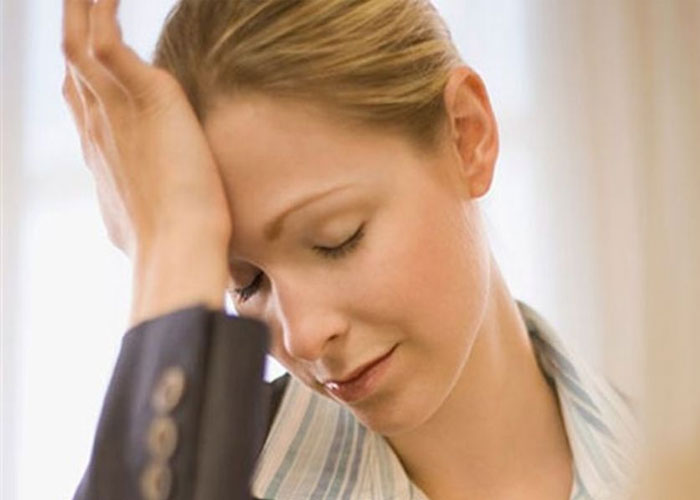 Khi cao huyết áp,bạn sẽ thường bị đau đầu chóng mặt,ù tai