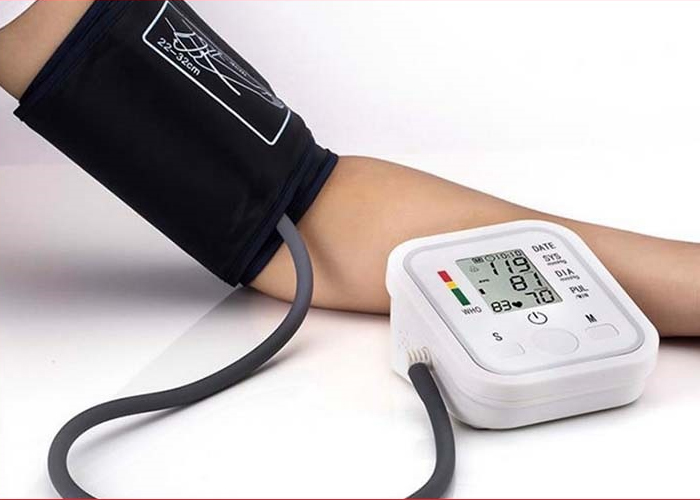 Máy đo huyết áp điện tử để đo chính xác cao